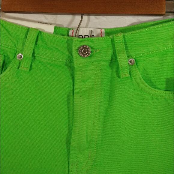 F Urban Outfitters BDG Bright Neon Green Shorts Distressed A-Line Denim NWT 27 - Picture 2 of 8